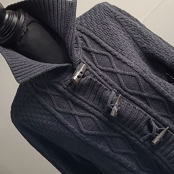 Croft&Barrow sz M gray sweater with faux whalebone button closure - Picture 2 of 8